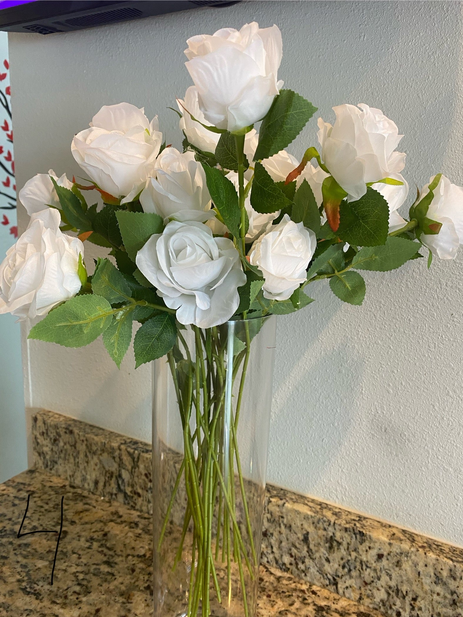 White roses center table