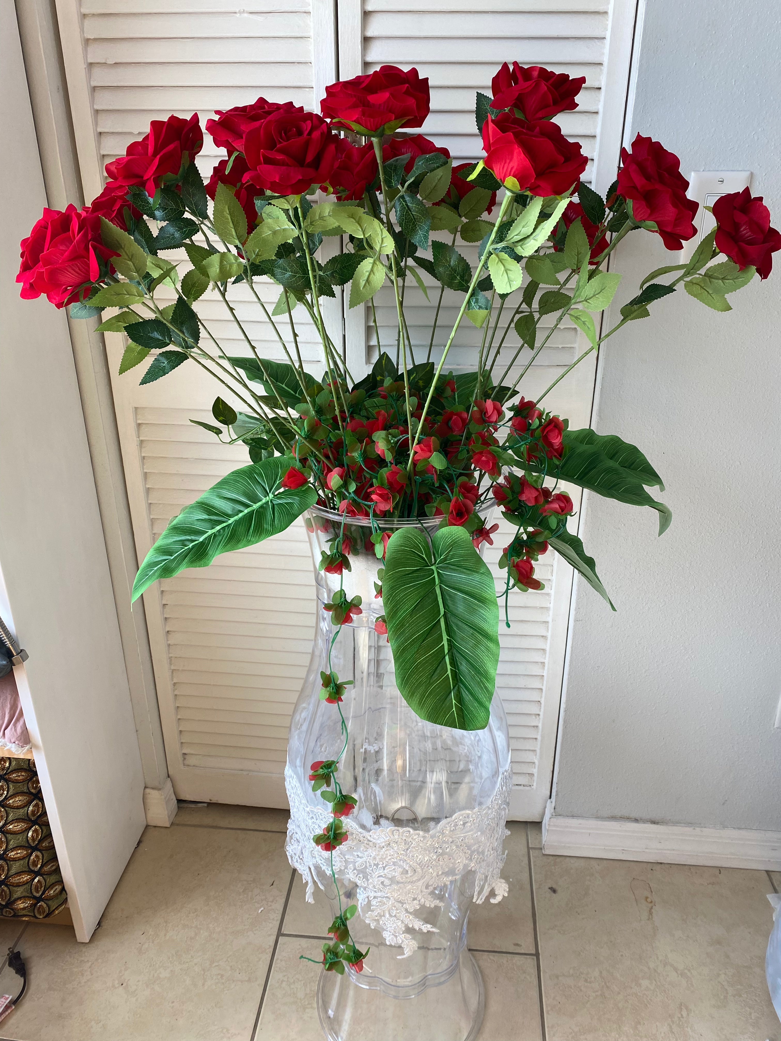 Full Rental Package: Celebration in Red, 48 items